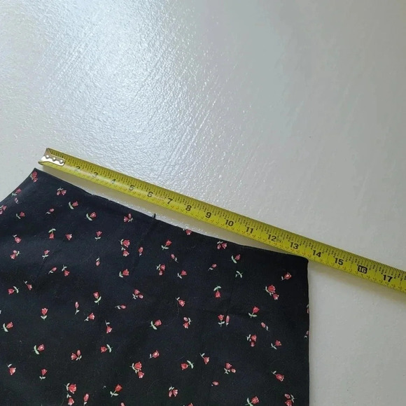 Wild Fable Black Floral Prrint Denim Jeans  Size 6 Skirt Mini Front Slit - Picture 7 of 8